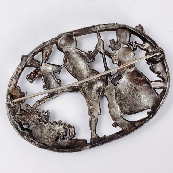 Vintage 1930s Brooch Dutch Folk Couple Windmill Scene C Clasp Pot Metal Pin - Picture 10 of 11
